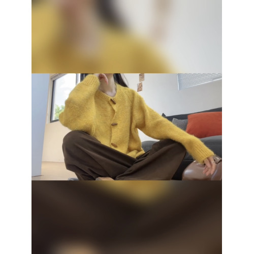 多巴胺黃色軟糯牛角釦針織開衫女秋冬氛圍感寬松慵懶毛衣外套上衣 多巴胺黃色軟糯牛角釦針織開衫女秋冬氛圍感寬松慵懶毛衣外套上衣