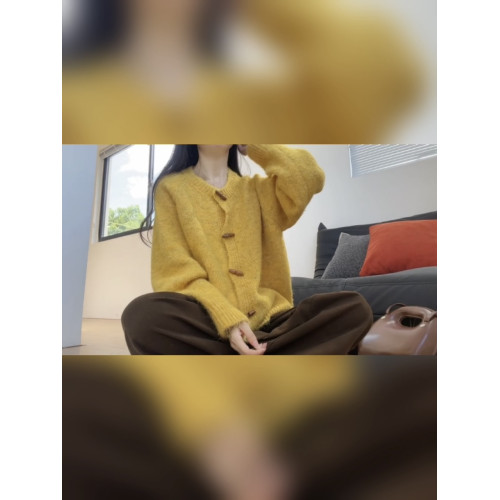 多巴胺黃色軟糯牛角釦針織開衫女秋冬氛圍感寬松慵懶毛衣外套上衣 多巴胺黃色軟糯牛角釦針織開衫女秋冬氛圍感寬松慵懶毛衣外套上衣