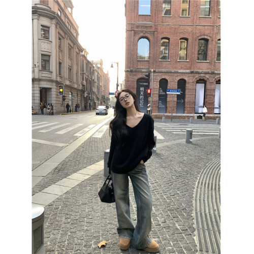 韓系高級感黑色V領套頭毛衣女秋冬慵懶風寬松顯瘦針織衫內搭上衣