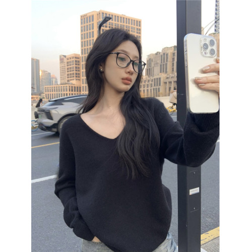 韓系高級感黑色V領套頭毛衣女秋冬慵懶風寬松顯瘦針織衫內搭上衣