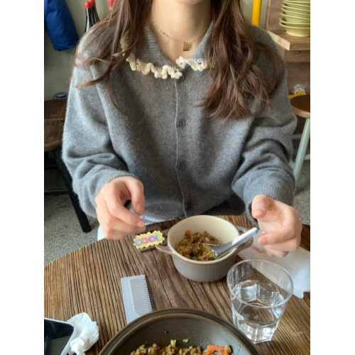 10%羊毛 韓代@lero*e 手工鉤花甜美花邊翻領軟糯針織毛衣開衫外套 10%羊毛 韓代@lero*e 手工鉤花甜美花邊翻領軟糯針織毛衣開衫外套