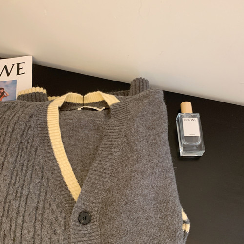 kor-anya 慵懶風復古毛衣外套女秋冬韓系設計感小衆針織開衫上衣 kor-anya 慵懶風復古毛衣外套女秋冬韓系設計感小衆針織開衫上衣