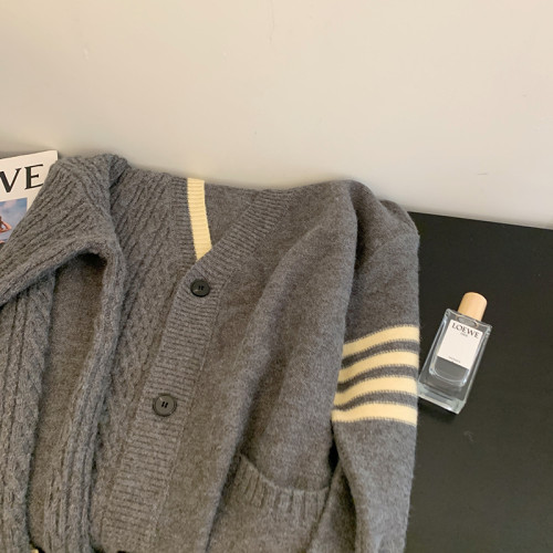 kor-anya 慵懶風復古毛衣外套女秋冬韓系設計感小衆針織開衫上衣 kor-anya 慵懶風復古毛衣外套女秋冬韓系設計感小衆針織開衫上衣