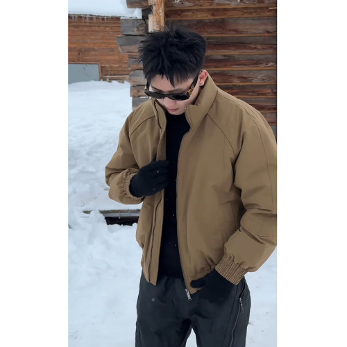 高級感痞帥卡其色短款飛行夾克羽絨服男冬季潮牌加厚保暖工裝外套 高級感痞帥卡其色短款飛行夾克羽絨服男冬季潮牌加厚保暖工裝外套