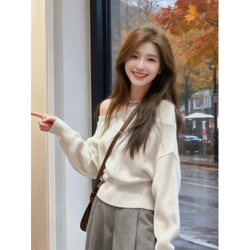韓系慵懶風斜肩長袖針織衫女早秋季新款氣質復古百搭露肩短款上衣 韓系慵懶風斜肩長袖針織衫女早秋季新款氣質復古百搭露肩短款上衣