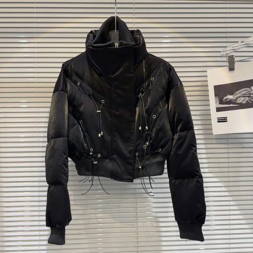 網紅同款2025冬季新款小衆辣妹抽繩綁帶雙層領亮面保暖羽絨服外套 網紅同款2025冬季新款小衆辣妹抽繩綁帶雙層領亮面保暖羽絨服外套