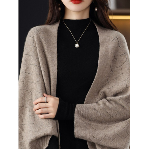 品牌折釦女裝專櫃毛衣針織披肩圍巾兩用秋冬寬松外搭鬭篷開衫 品牌折釦女裝專櫃毛衣針織披肩圍巾兩用秋冬寬松外搭鬭篷開衫