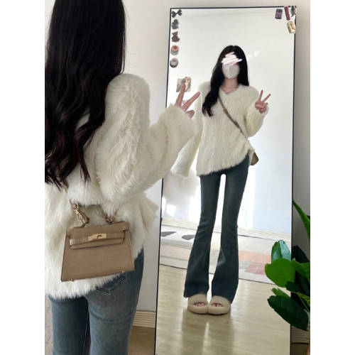 白色水貂絨毛衣女秋冬季外穿設計感小衆慵懶高級感內搭針織衫上衣 白色水貂絨毛衣女秋冬季外穿設計感小衆慵懶高級感內搭針織衫上衣