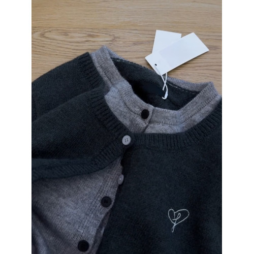 版型超適合!!假兩件針織衫秋冬季少女學院風軟糯糯開衫毛衣外套 版型超適合!!假兩件針織衫秋冬季少女學院風軟糯糯開衫毛衣外套