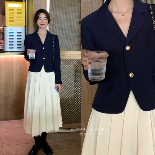 短款西裝外套女春秋設計感小個子薄款休閒心機英倫風長袖西服上衣 短款西裝外套女春秋設計感小個子薄款休閒心機英倫風長袖西服上衣