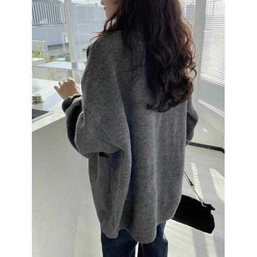 灰色針織毛衣外套開衫女秋冬新款慵懶風寬松高級感軟糯V領上衣厚 灰色針織毛衣外套開衫女秋冬新款慵懶風寬松高級感軟糯V領上衣厚