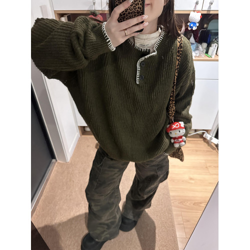 復古休閒設計感紐釦亨利領毛衣女秋冬寬松百搭套頭慵懶風針織上衣 復古休閒設計感紐釦亨利領毛衣女秋冬寬松百搭套頭慵懶風針織上衣