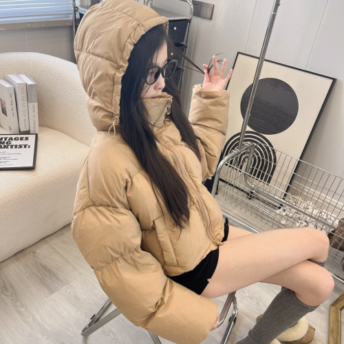 2025年冬季新款肯豆風羽絨服女超短款加厚連帽寬松麵包服小個子潮 2025年冬季新款肯豆風羽絨服女超短款加厚連帽寬松麵包服小個子潮