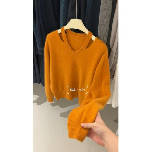 軟糯橘色毛衣女秋冬設計感露肩時尚溫柔風掛脖氣質套頭針織衫上衣 軟糯橘色毛衣女秋冬設計感露肩時尚溫柔風掛脖氣質套頭針織衫上衣