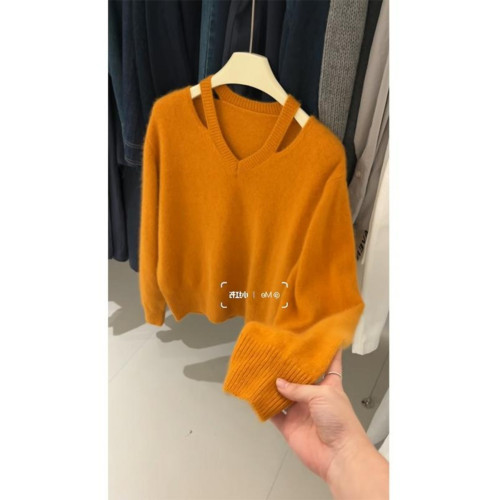 軟糯橘色毛衣女秋冬設計感露肩時尚溫柔風掛脖氣質套頭針織衫上衣 軟糯橘色毛衣女秋冬設計感露肩時尚溫柔風掛脖氣質套頭針織衫上衣