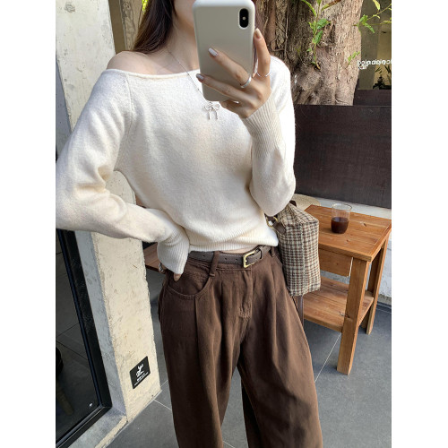 高級感粉色一字肩斜肩灰色針織打底衫毛衣女冬新款長袖露肩小上衣 高級感粉色一字肩斜肩灰色針織打底衫毛衣女冬新款長袖露肩小上衣