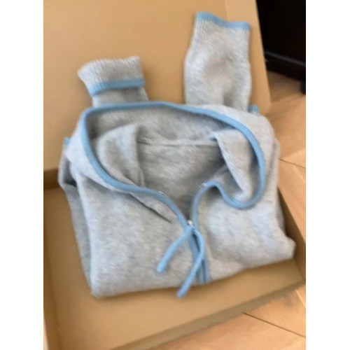 舒適又好穿!愛了愛了!灰色時尚小衆長袖連帽毛衣女秋冬開衫上衣 舒適又好穿!愛了愛了!灰色時尚小衆長袖連帽毛衣女秋冬開衫上衣