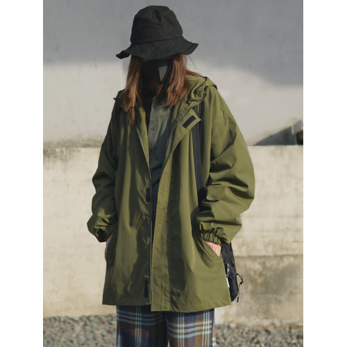 軍綠色機能風春秋款拉鍊薄外套女鹽系寬松工裝夾克戶外露營風穿搭 軍綠色機能風春秋款拉鍊薄外套女鹽系寬松工裝夾克戶外露營風穿搭