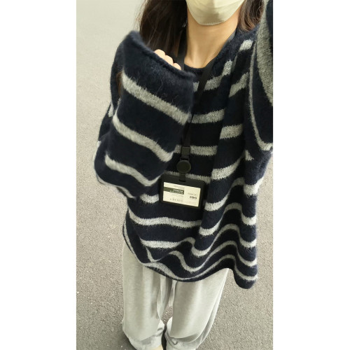 撞色條紋圓領套頭毛衣女秋冬寬松慵懶風中長款針織衫獨特漂亮上衣 撞色條紋圓領套頭毛衣女秋冬寬松慵懶風中長款針織衫獨特漂亮上衣