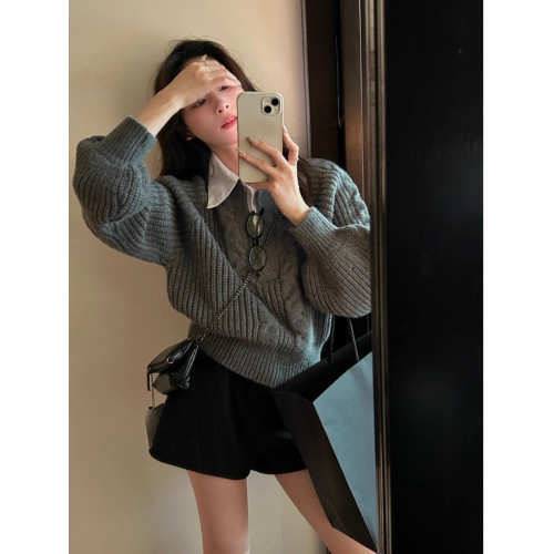 The Limon2025十三行早春款ins博主穿搭松弛慵懶假兩件襯衫領毛衣 The Limon2025十三行早春款ins博主穿搭松弛慵懶假兩件襯衫領毛衣