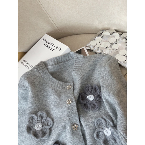 設計高級感氣質手工花朵針織開衫軟糯糯小個子短款灰色毛衣女秋季