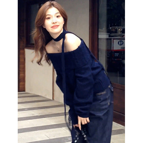 藍色一字肩露肩毛衣女秋冬2026新款慵嬾風高級感寬鬆外穿針織上衣