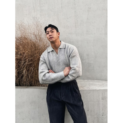 港風復古半拉鍊翻領毛衣男士卡其色小衆長袖針織衫高級感毛衫上衣 港風復古半拉鍊翻領毛衣男士卡其色小衆長袖針織衫高級感毛衫上衣