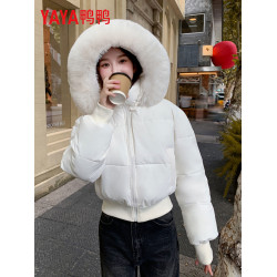 鴨鴨短款羽絨服女2025冬季新款時尚毛領連帽白鴨絨收腰麵包服外套