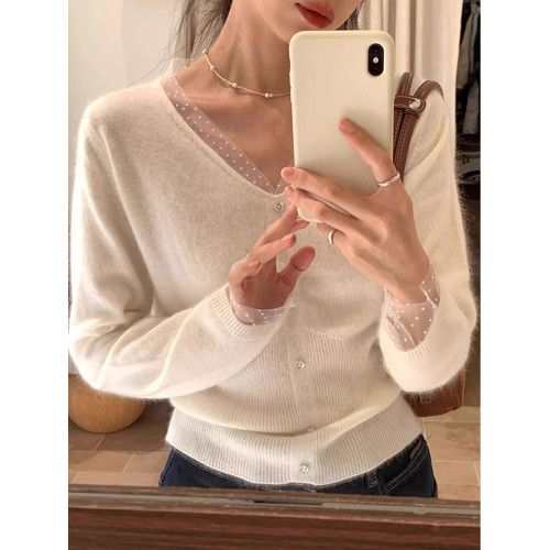 漂亮蕾絲V領白色毛衣女波點拼接針織衫內搭短上衣秋冬小香打底衫