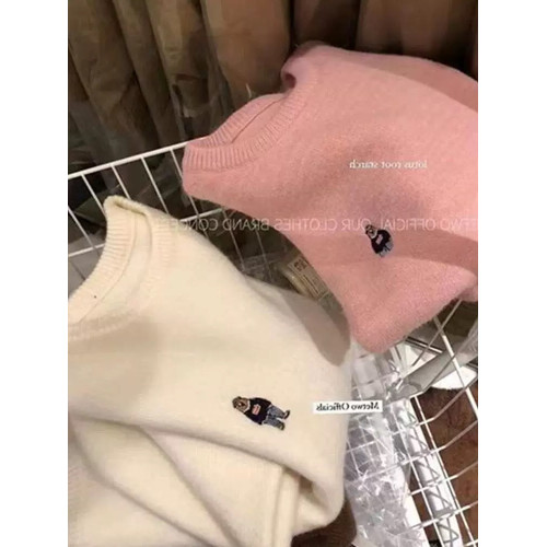 小熊刺綉圓領針織衫女慵懶秋冬季內搭打底衫上衣寬松軟糯加厚毛衣