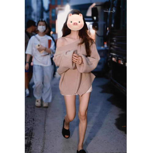 露絲許妍同款一字肩毛衣女春秋冬季韓系慵懶風寬松斜露肩針織上衣 露絲許妍同款一字肩毛衣女春秋冬季韓系慵懶風寬松斜露肩針織上衣