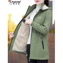 啄木鳥加絨外套女中長款2025年秋冬新款中年媽媽加厚保暖風衣夾克