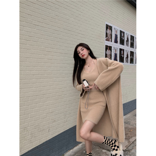 辣妹性感三件套裝吊帶上衣半身短裙冬仿水貂絨中長款開衫毛衣外套 辣妹性感三件套裝吊帶上衣半身短裙冬仿水貂絨中長款開衫毛衣外套