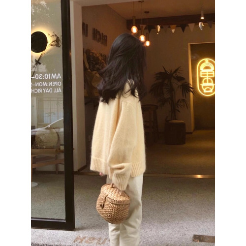 馬海毛奶黃色毛衣套頭秋冬新款慵懶風軟糯圓領針織衫寬松加厚外穿 馬海毛奶黃色毛衣套頭秋冬新款慵懶風軟糯圓領針織衫寬松加厚外穿