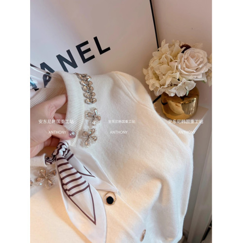 法式2025年春秋新款氣質絲巾重工鑲鑽長袖針織開衫女別致獨特毛衣