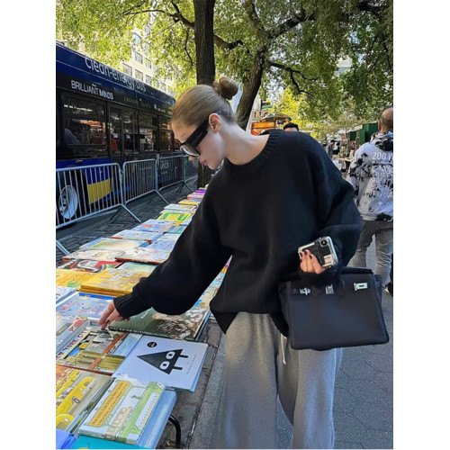 慵懶高級感黑色套頭浣熊絨毛衣女秋冬外穿寬松軟糯加厚內搭針織衫