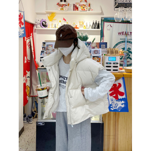 2025韓版東大門百搭加厚連帽羽絨馬甲女短款寬松保暖可脫卸帽背心 2025韓版東大門百搭加厚連帽羽絨馬甲女短款寬松保暖可脫卸帽背心