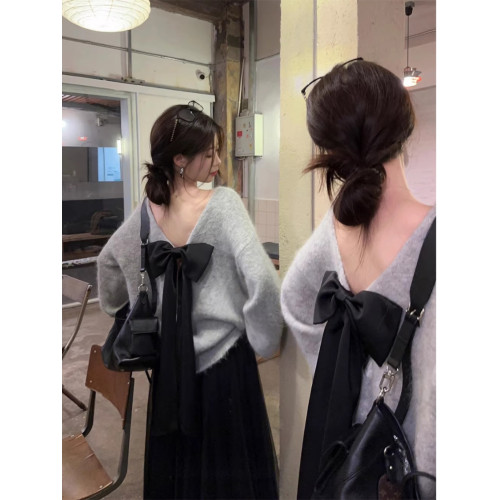 miu系高級感蝴蝶結露背v領毛衣女2025秋冬新款慵懶外穿寬松針織衫