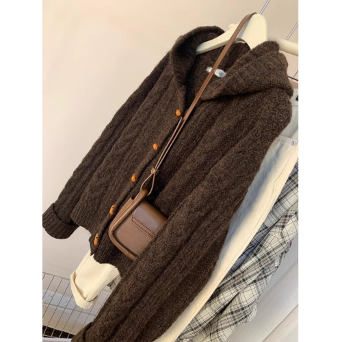 美拉德牛角釦連帽開衫毛衣女秋冬溫柔風麻花針織外套軟糯外穿上衣