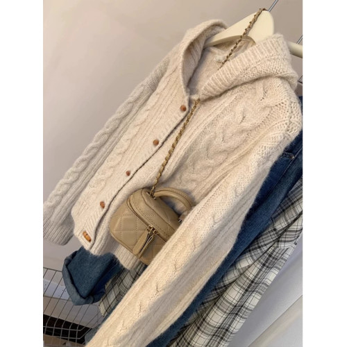 美拉德牛角釦連帽開衫毛衣女秋冬溫柔風麻花針織外套軟糯外穿上衣