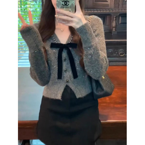 法式小香風超好看灰色蝴蝶結毛衣女秋冬2025冬季新款加厚針織上衣