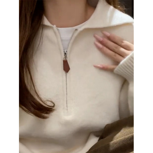 白色翻領套頭毛衣女秋冬季2025新款慵懶高級感內搭打底針織衫上衣