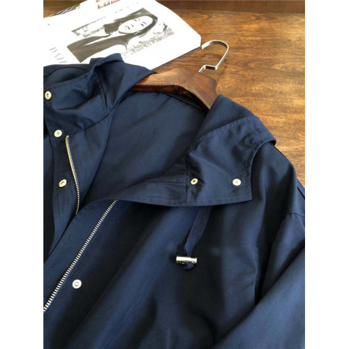 出日本專櫃多餘 23春新chao百搭帥氣金色釦短款帶帽防曬衣外套 出日本專櫃多餘 23春新chao百搭帥氣金色釦短款帶帽防曬衣外套