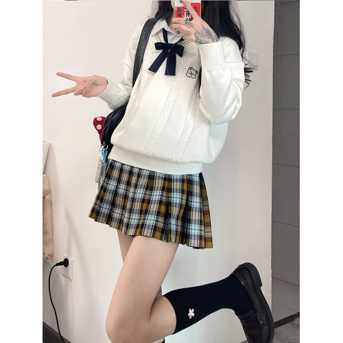 酒心奈奈熊 袖白雪 jk毛衣套頭v領學院風奶白色校供日製針織衫秋 酒心奈奈熊 袖白雪 jk毛衣套頭v領學院風奶白色校供日製針織衫秋