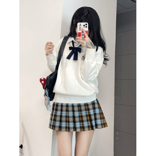 酒心奈奈熊 袖白雪 jk毛衣套頭v領學院風奶白色校供日製針織衫秋 酒心奈奈熊 袖白雪 jk毛衣套頭v領學院風奶白色校供日製針織衫秋