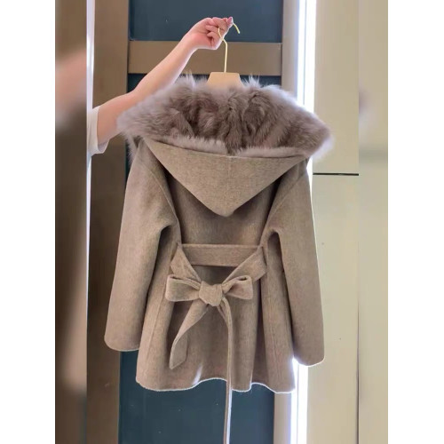 高級感超好看女裝小香風呢子大衣加絨加厚咖色鬭篷毛呢外套秋冬款 高級感超好看女裝小香風呢子大衣加絨加厚咖色鬭篷毛呢外套秋冬款