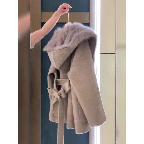 高級感超好看女裝小香風呢子大衣加絨加厚咖色鬭篷毛呢外套秋冬款 高級感超好看女裝小香風呢子大衣加絨加厚咖色鬭篷毛呢外套秋冬款