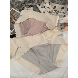 ins雲朵褲~顯腿長高開叉少女裸感冰絲無痕內褲桑蠶絲襠包臀三角褲