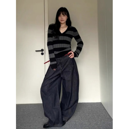 復古撞色黑灰條紋V領麻花毛衣女秋冬季修身內搭針織衫可外穿上衣 復古撞色黑灰條紋V領麻花毛衣女秋冬季修身內搭針織衫可外穿上衣