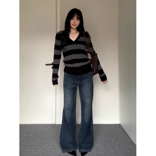 復古撞色黑灰條紋V領麻花毛衣女秋冬季修身內搭針織衫可外穿上衣 復古撞色黑灰條紋V領麻花毛衣女秋冬季修身內搭針織衫可外穿上衣